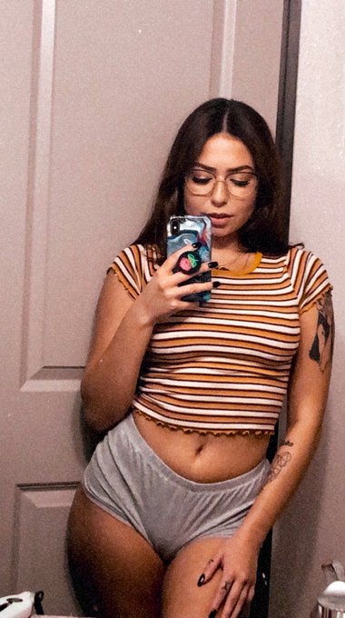 🖤https://t.co/49gjgeC0rV🖤 https://t.co/zORt7drDYt