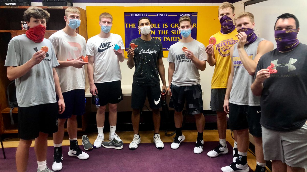 PointersMBB's tweet photo. After a great 👍 1st week back on the 🏀 court...Cookies 🍪 from @ann_h715 and Braxton &amp; Braelynn just hit different.!.!.!

Can’t wait to get back at it next week!

🟣 #Pointers 🟡 https://t.co/5GDxw8YR2V