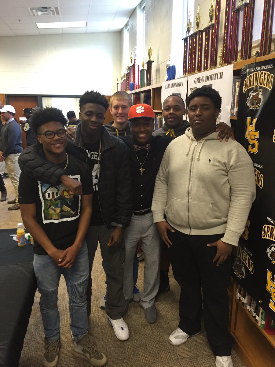 KVonWallace's tweet photo. Missing my bruddas and the times we had ! Proud alumni ! #HSHS #SpringerDay https://t.co/bOWLZXs5Vr