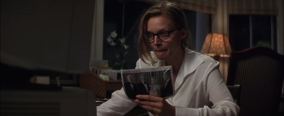 Ok break in the action to appreciate Michelle Pfeiffer's sleuthing face