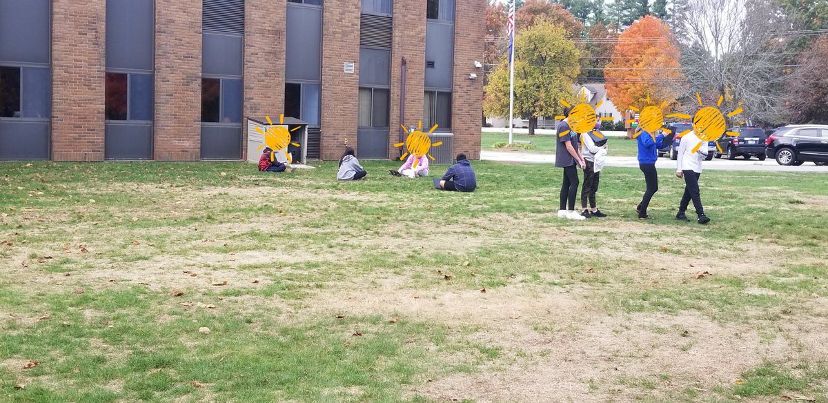 HatzOff2English's tweet photo. Team Bravo English classes were ALL outside today! Learning while physically distancing and taking much needed #maskbreaks! I can't wait to see their #bookreport #projects next week! @PMSPelham
#PelhamProud #connect2psd #personalizedlearning https://t.co/zNXrvHMy0Z