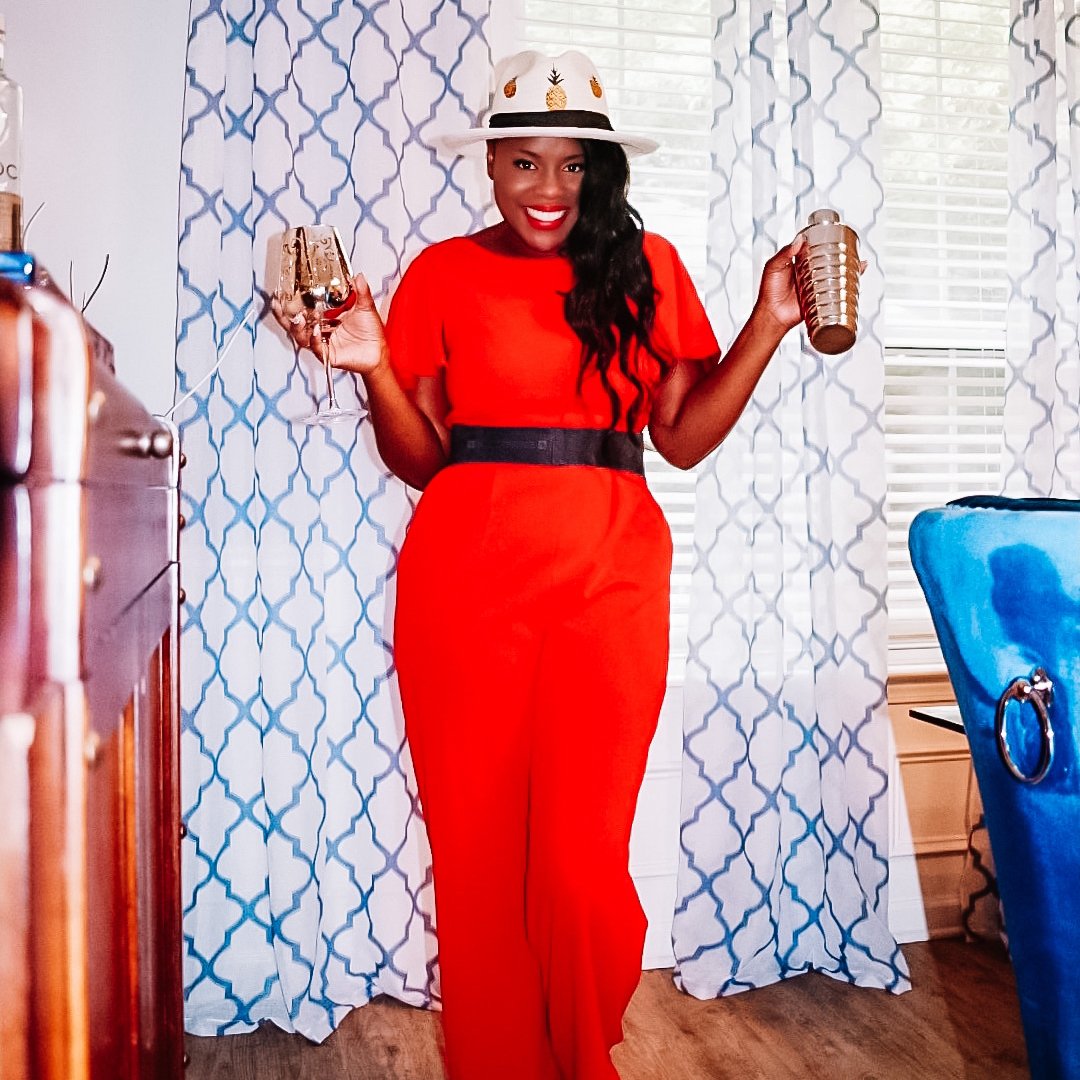 TimeeshaSimone's tweet photo. Hey, there! Guess what- IT’S FRIDAY!🎉 Alexa- play “TGIF” by Katy Perry🍸 I am so looking forward to the weekend! Maybe I might go on live making one of my signature drinks🤔🍸 What about you? What do you have planned this weekend! Tell me down in the comments!⤵� https://t.co/0Wvcy2JyfL