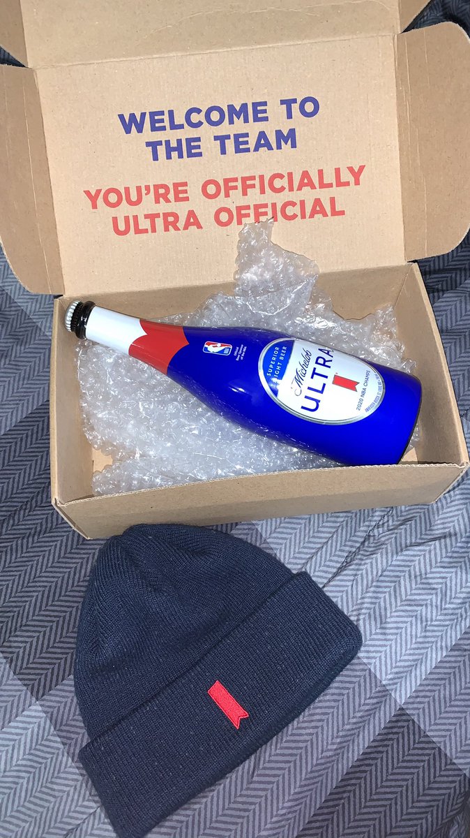 trentwhitmire's tweet photo. .@MichelobULTRA really hooked me up with this shirt, a beanie, and this super exclusive bottle from the @NBA finals @Lakers locker room celebration! Glad to be an ULTRA fan! 🍾🔥 #MichelobUltra https://t.co/8EQu0Nswdq