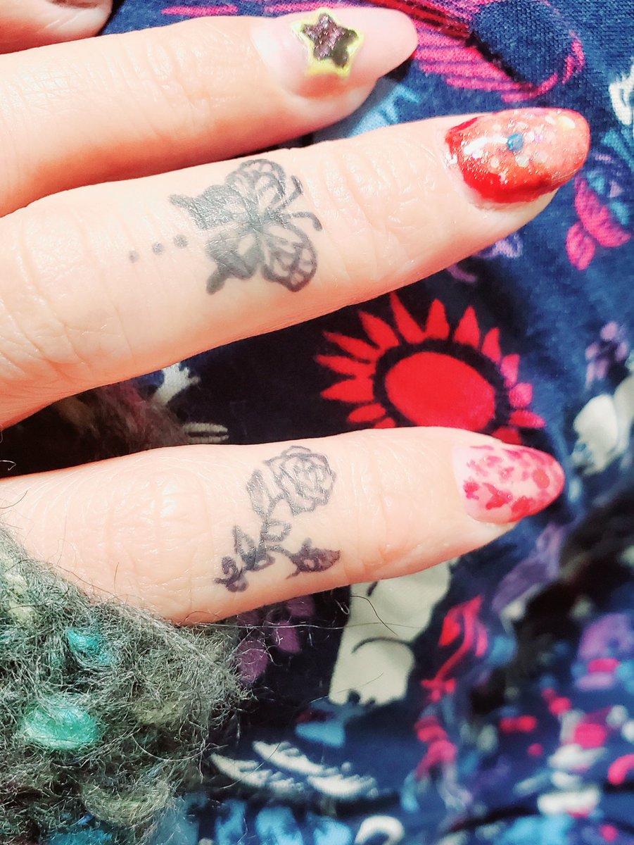 セルフタトゥー