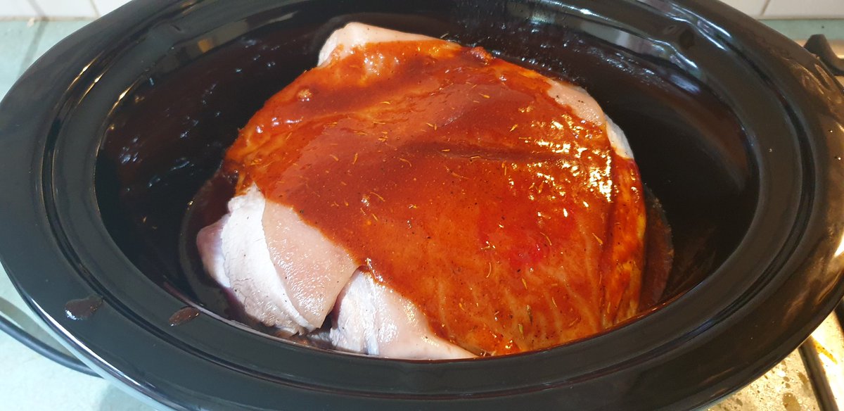 Malk_AU's tweet photo. It's #AFLGrandFinal edition of #SlowCookerSaturday where tonight's offering will be homemade bbq pulled pork sliders with slaw, pickles and homemade mayo https://t.co/Wr3yJ0ybFG