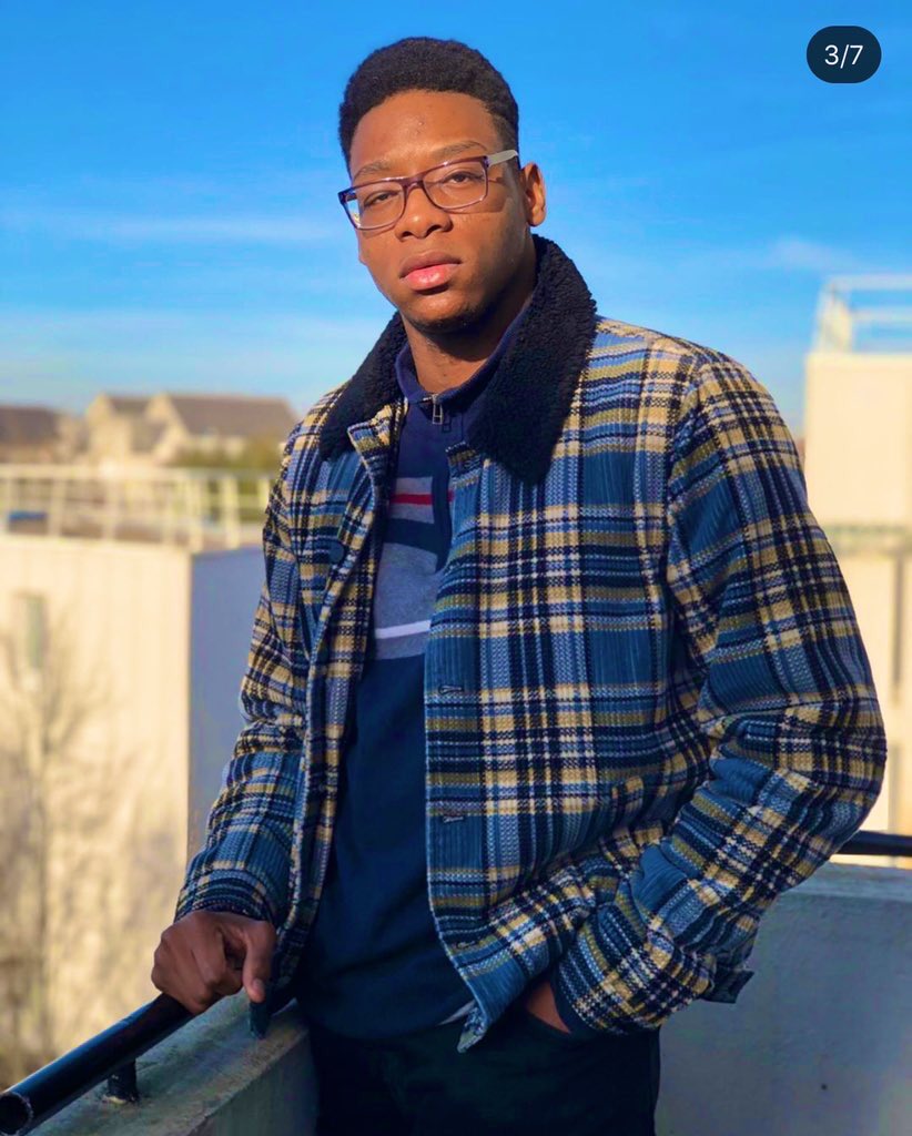 yann_klssa's tweet photo. @vince_GOT 2006☺️ / 2011😎 / 2019😏 / 2020🥰 https://t.co/E7UiLQAN2j
