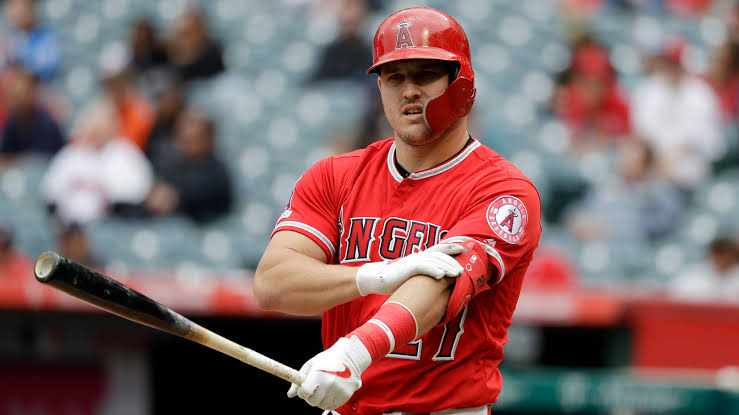 DanClarkSports's tweet photo. Mike Trout - 29 years old
• 74.4 bWAR
• 5514 PA
• 1.000 OPS
• 302 HR
• 798 RBI
• 201 SB
#GoAngels  

Mookie Betts - 28 years old
• 45.2 bWAR 
• 3875 PA
• .893 OPS
• 155 HR
• 509 RBI
• 136 SB 
#Dodgers 

There is absolutely no debate here. https://t.co/kOwgK7mLSK