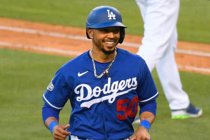 DanClarkSports's tweet photo. Mike Trout - 29 years old
• 74.4 bWAR
• 5514 PA
• 1.000 OPS
• 302 HR
• 798 RBI
• 201 SB
#GoAngels  

Mookie Betts - 28 years old
• 45.2 bWAR 
• 3875 PA
• .893 OPS
• 155 HR
• 509 RBI
• 136 SB 
#Dodgers 

There is absolutely no debate here. https://t.co/kOwgK7mLSK