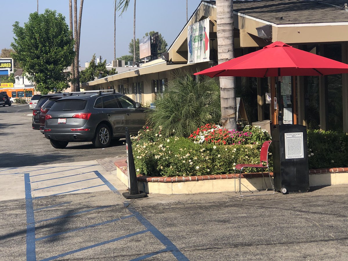 aaparking's tweet photo. A&amp;A Parking Services, Professional Valet Parking Services at reasonable prices. We have valet attendants experienced, polite, well groomed and supervised, waiting to serve your next event. Contact us! 
TEL: (818) 888-9590 
E-Mail: raphyparking@gmail.com 
https://t.co/132WV8O057 https://t.co/exzYJf5f1b
