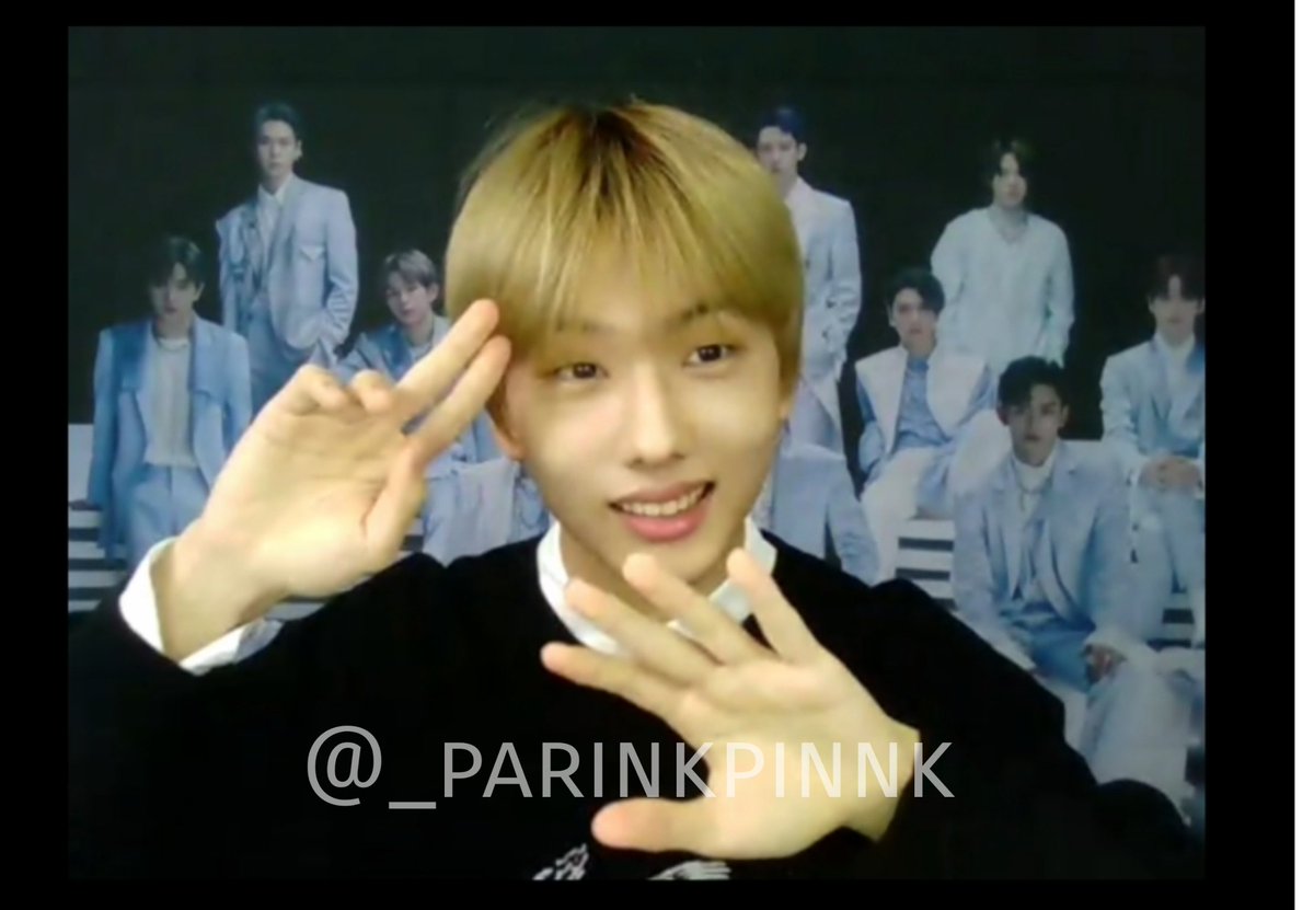 เอาจริงคือจีซองน่ารักมาก คือแผนตอนแรกตั้งใจจะทำท่านี้รอน้อง แต่น้องดันใช้ไอแพดคอลมา จอเลยตัดเสื้อทิ้งไป ตอนแรกที่น้องเห็นเราทำท่าน้องก็งง (เพราะไม่เห็นเสื้อ) แต่น้องก็คือทำตามตั้งแต่เริ่ม แบบ "เอ๋ง ทำอะไรไม่รุ้ หนูขอทำด้วยไว้ก่อน" ละเรายืนให้ดูเสื้อ ถึงเป็นแบบคลิปที่ลง 🥺💔