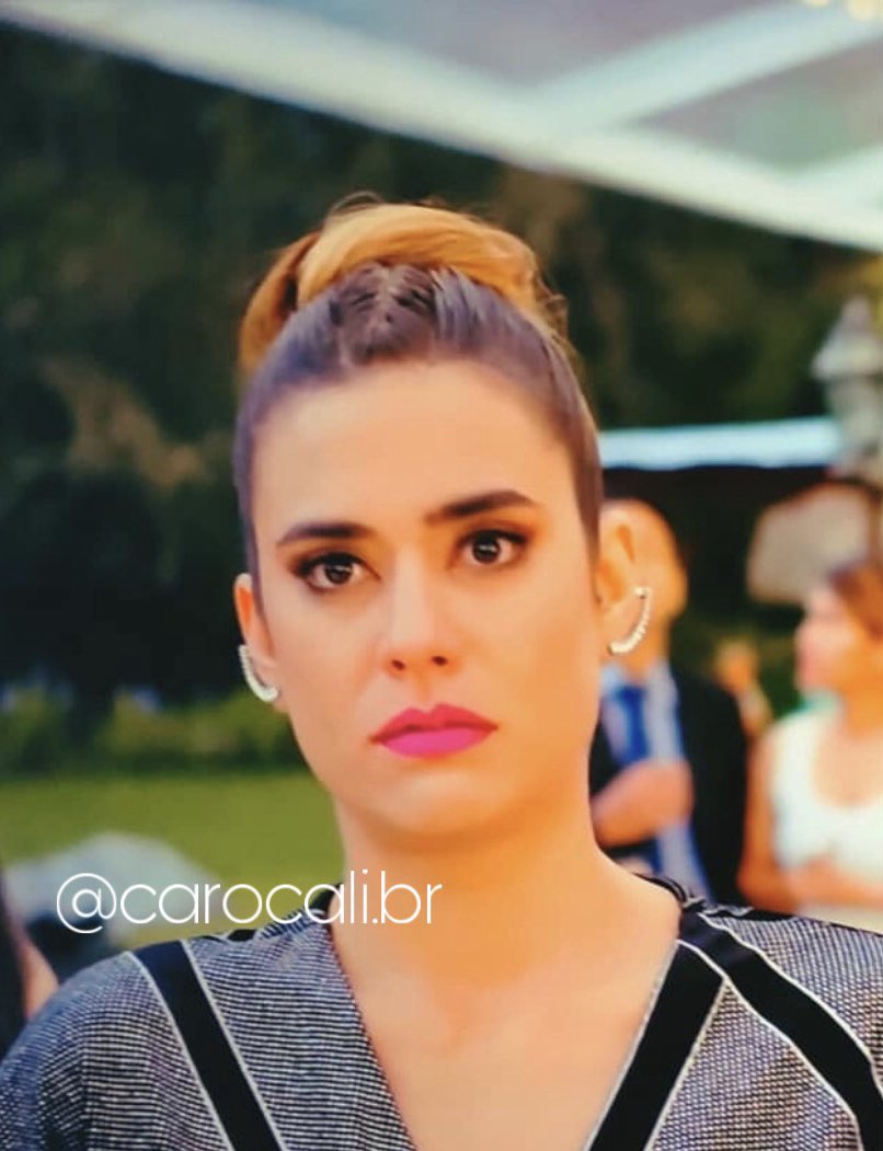 CarocaliB's tweet photo. AQUÍ LLEGO LA REINA  
#LaReinadelFlow2

#CarolinaRamirez
#Caroactrizconvalor
#Yeimyvienecontoda
#Familiapiquiña
#LRDF https://t.co/AWkY2Kg946