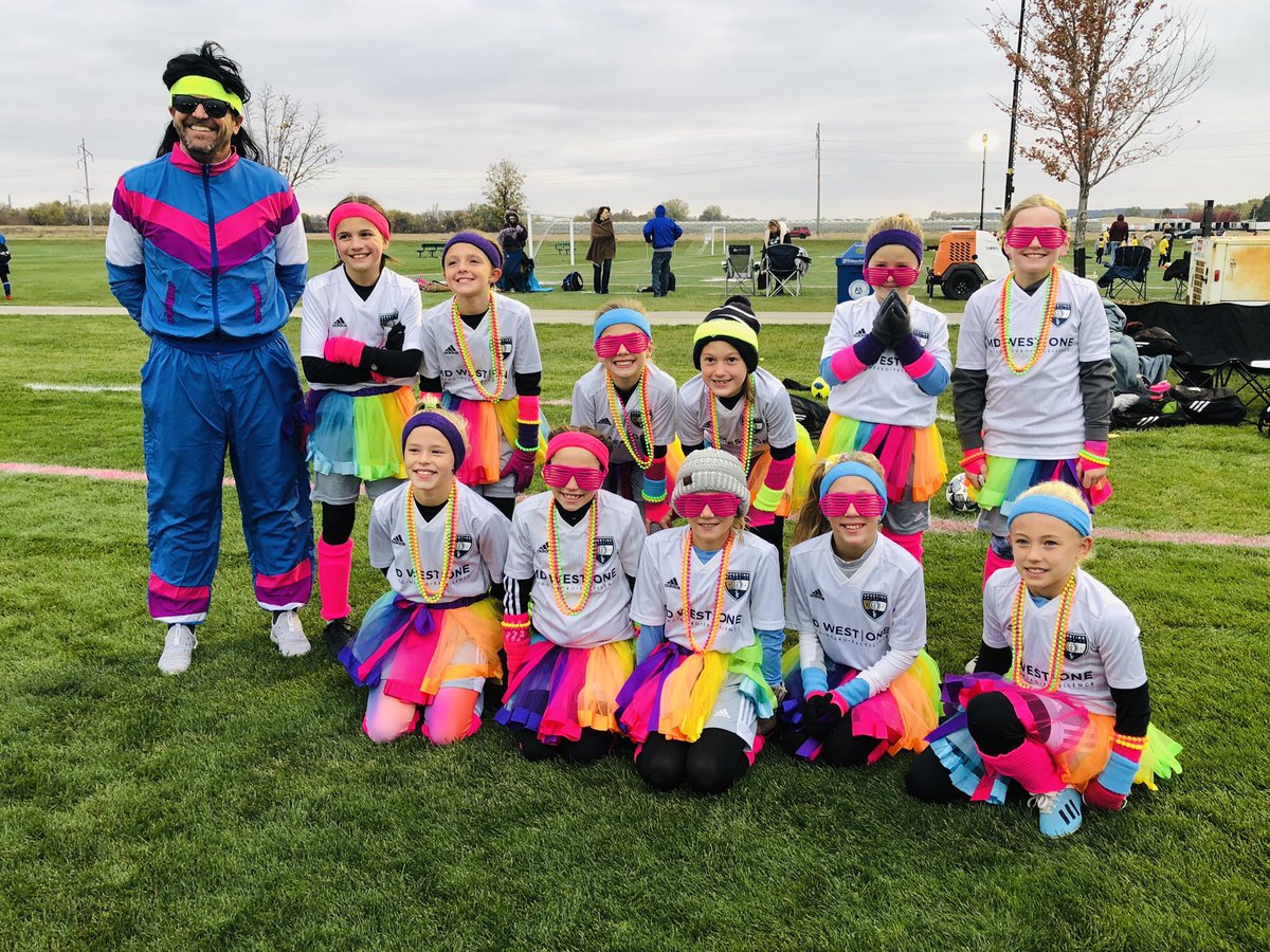 Jameson_Dew's tweet image. Great first game in the Halloween Havoc tournament for the @SportingOmahaFC Academy u-10 Gold girls. Scored some great goals and finished the game with a 3-1 win. #Evieonacorner #mommissedit #reallycold #holymullet