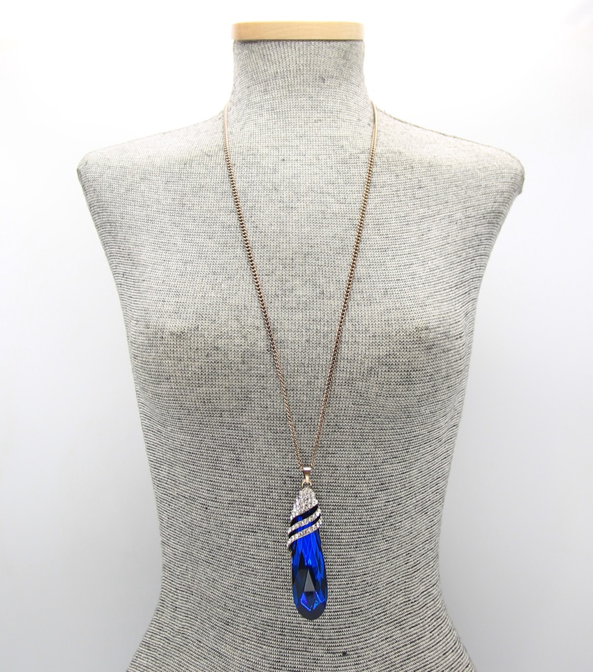JacobsonJewelry's tweet photo. We LOVE this new necklace!  What do you think?  

#jacobsonjewelry #pendantnecklace #loveyourself #treatyourself #fashionjewelry #everydayjewelry #necklaceoftheday #jewelrysale https://t.co/7vb3xYYaRA