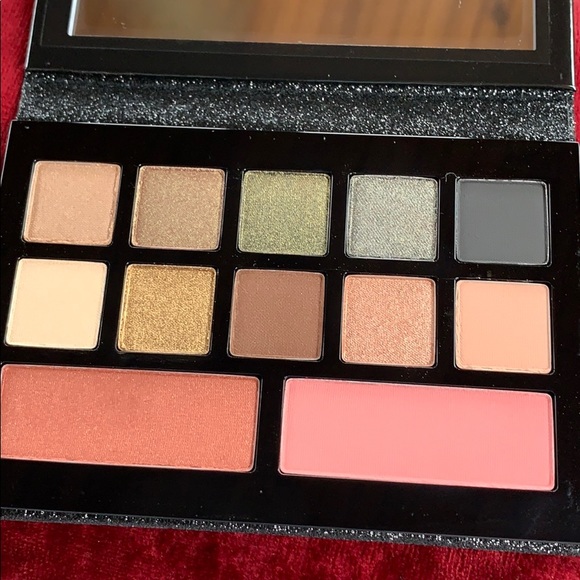 DDBADOGS's tweet photo. So good I had to share! Check out all the items I'm loving on @Poshmarkapp from @auctionmom80 @FFashionistaNC #poshmark #fashion #style #shopmycloset #billabong #lancome: https://t.co/Skv7QSUmHs https://t.co/xcge8aWDVT
