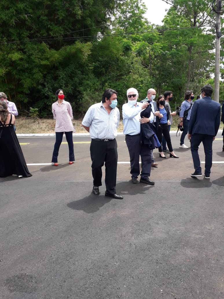 mauricloss's tweet photo. Nos visito @alferdez,   se acerco hasta el límite de 2 pueblos pequeños junto a @herrerayflia y @ginesggarcia.
Enorme distinción para los vecinos de Capiovi y Ruiz de Montoya y muchos logros para los misioneros en esta jornada.
Felicitaciones por estas Gestiones! https://t.co/zTfias7bMA