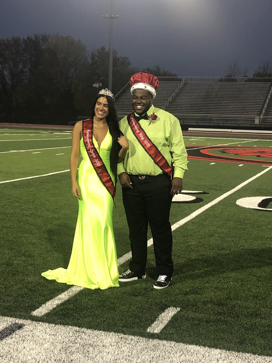 CASDCASH's tweet photo. Congratulations to Homecoming Queen, Ava Stanziani and Homecoming King, Ian London. #HOCO2020 @CoatesvilleASD @CASDCAIHS @CoatesvilleYB https://t.co/59CV9yBgso