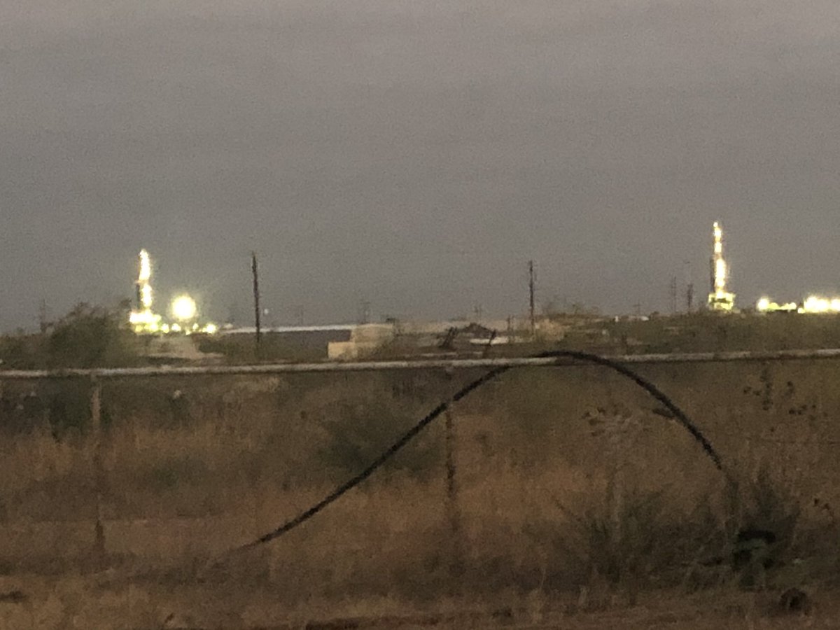 kcgreen77's tweet photo. @zachparkinson As I look out across the horizon on my property and I see 2 rigs.  I am reminded of the 100s and 1000s of jobs these rigs support and the money it brings to schools, families and the community we live in.  A vote for Biden is a vote to put these families out of work https://t.co/57H1LXkdts