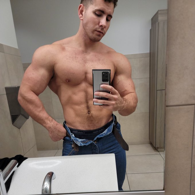 Come on and join my page @ https://t.co/INexXI4RgX 

#sexymen #men #sexy #hotmen #gay #hotguys #muscle