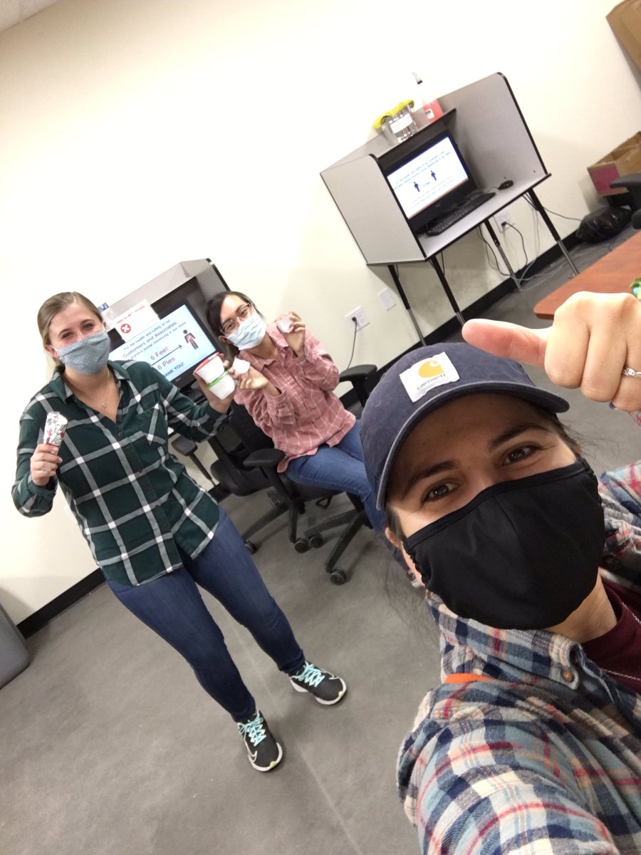 PaulRodTHD's tweet image. Flannel Friday. 421 associates coming together in high spirits#dynamicd18#d18cam