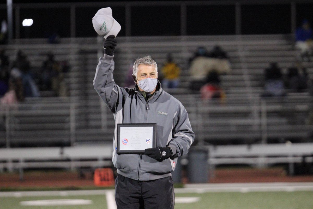 N2SportsStaley's tweet photo. Congratulations to Coach Warner for coach of the year and being inducted into the Hall or Fame! ⁦⁦@Falcontrackxc⁩ ⁦@NKCSchools⁩ ⁦@SHSFalcons⁩ https://t.co/XiLho5vAWa