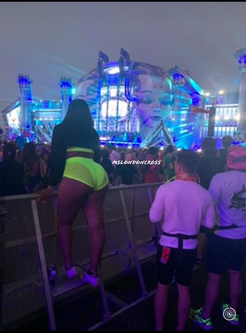 I NEED A FESTIVAL this was #edcorlando https://t.co/5c29mbbX3H<a href="/tag/edcorlando"class="tags">#edcorlando</a>