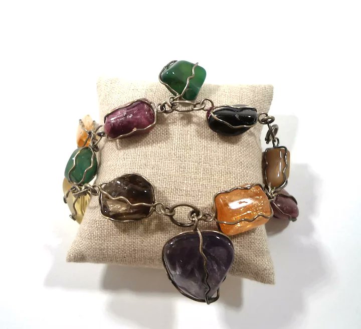 ClarasJewelry's tweet photo. Large Caged Wire Wrapped Polished Genuine Stones Dangle Bracelet
#rubylane #vintage #retro #bracelet #giftideas #fashionista #diva #glam #genuinestones
https://t.co/ycBbtUpcFv https://t.co/ybXBCsnuBT