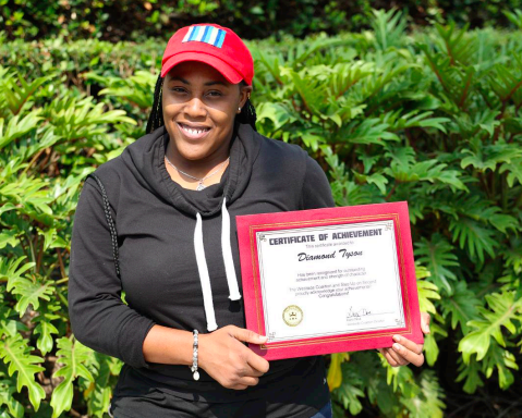stepuponsecond's tweet photo. Step Up member Diamond, recently promoted to peer stipend kitchen lead, was honored yesterday by the @WCoalitionLA for her resilience, hard work and tireless spirit. We celebrate Diamond's persistent and diligent work in Step Up's Vocational program! #CSB2020 https://t.co/Nsxso63qcT