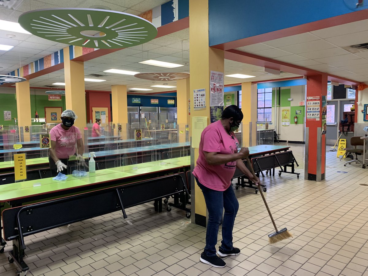 lidahooehawks's tweet photo. Thank you to our hard working ladies in pink!! We appreciate all you do!! @olgamarquez03 @laurapixer @jaxlynaa @maria_salyards @2419Rodriguez @dtexasteacher @Rosaliasalazarr https://t.co/FeaY5K9x62