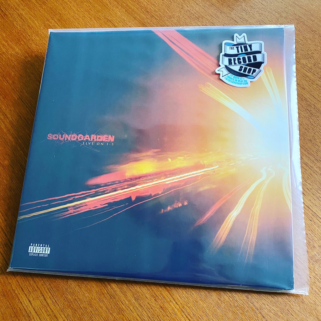 tinyrecordshop's tweet photo. Tomorrow at 9AM: Soundgarden ‘Live on I-5’ original US on double 180-gram vinyl from 2011 and definitely out of print! See you then or another time, probably then tho 😉 #tinyrecordshop https://t.co/P1vuh3GrkL