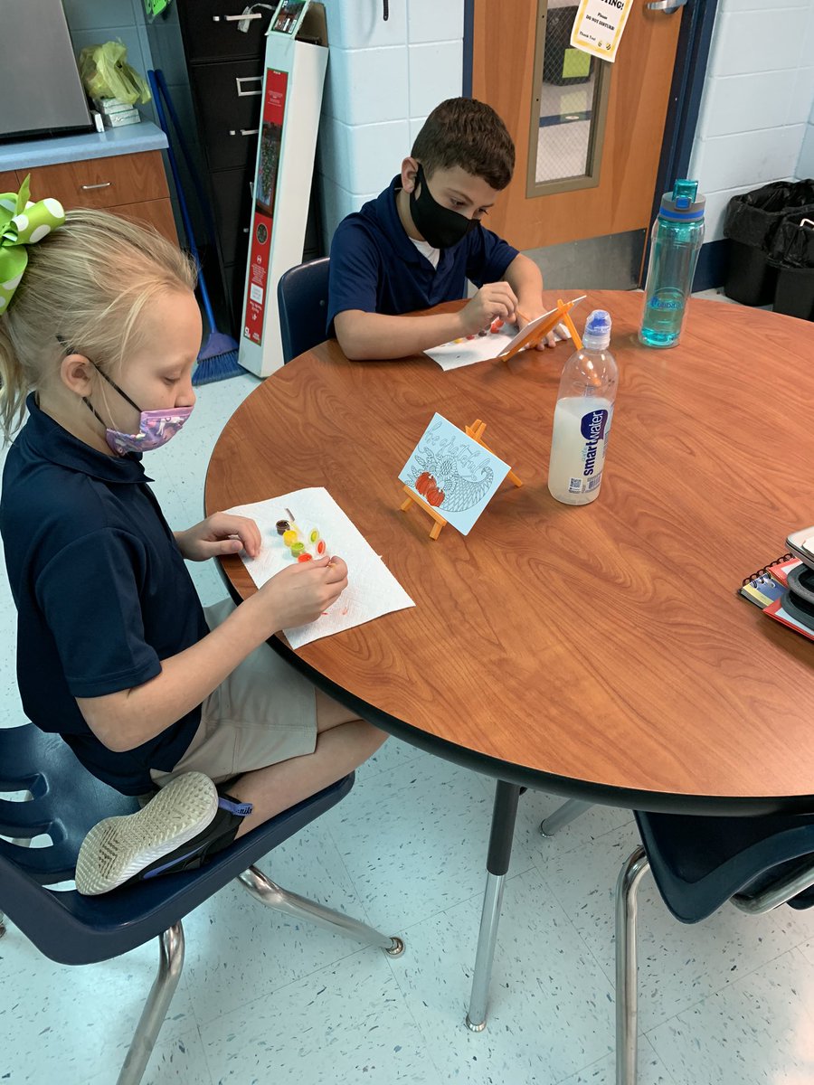MrsJspivey's tweet photo. Today we completed a text dependent analysis that connected to our lesson on animal sense receptors and completed a painting for an indoor brain break! @CollierES #LearningLeading #LearningLeadingRemotely https://t.co/WPuYuwtJmO