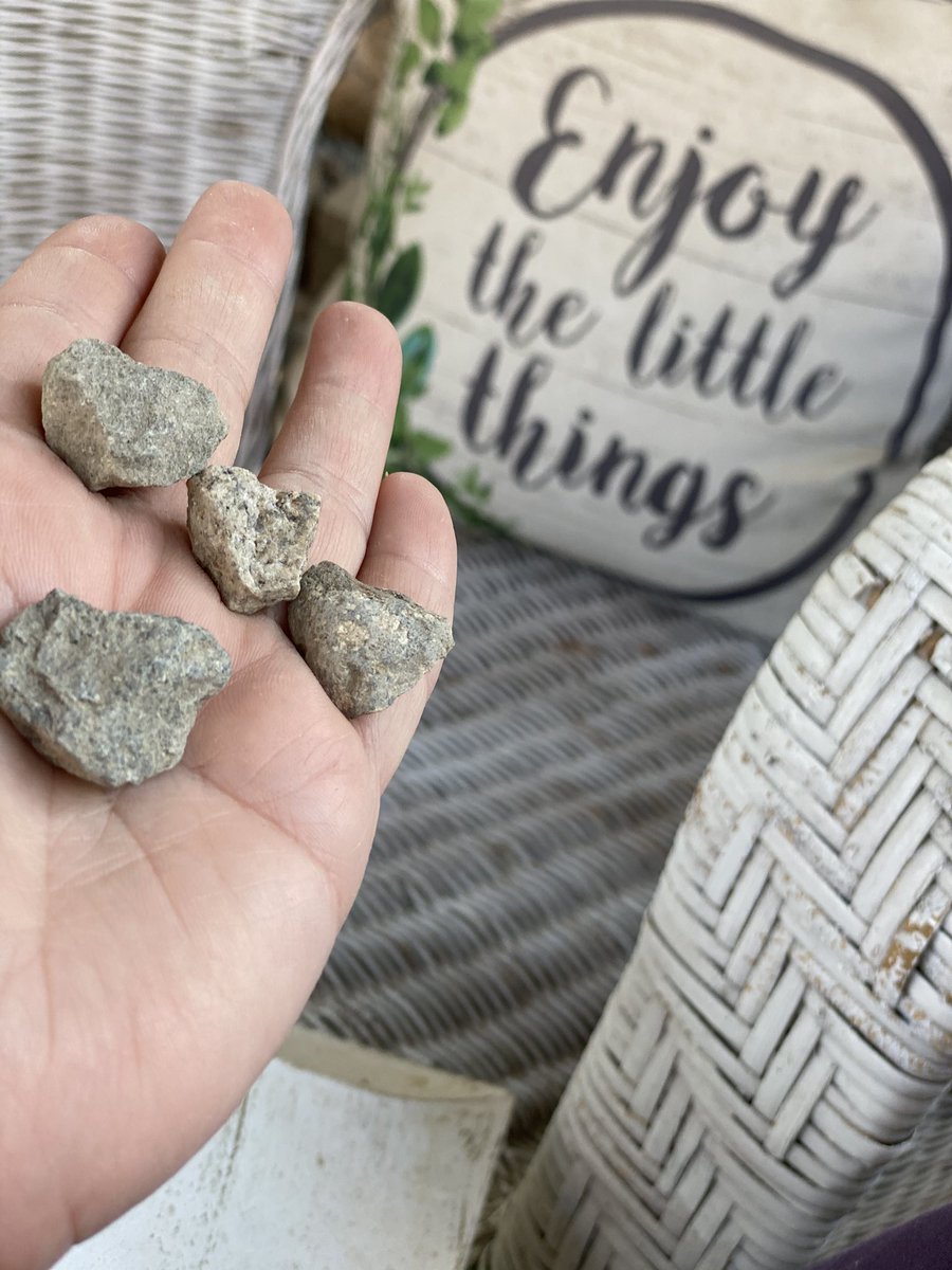 L_Rodriguez1111's tweet photo. Well, it looks like I might have a story to write !! #heartstoneAngelMessages#Synchronicities#AngelNumbers#TheyGuideMyPath https://t.co/KSWy4IP0gU