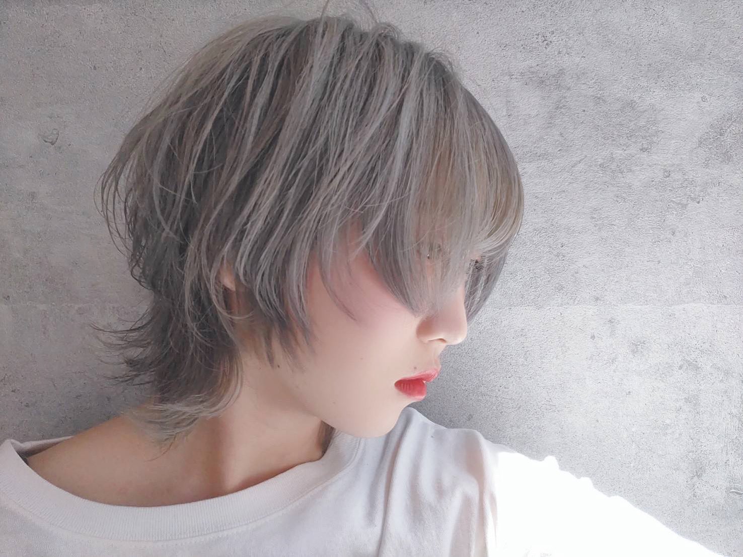 Twitter 上的 長沼彰憲 ウルフ美容師 ショート ボブ ハイトーンカラー こちらも人気オーダーの丸みのあるショートウルフ こちらはマッシュっぽさもあるのにクラゲにならないのが人気のポイント ウルフショート ケアブリーチ Uverworld Bish アイナ
