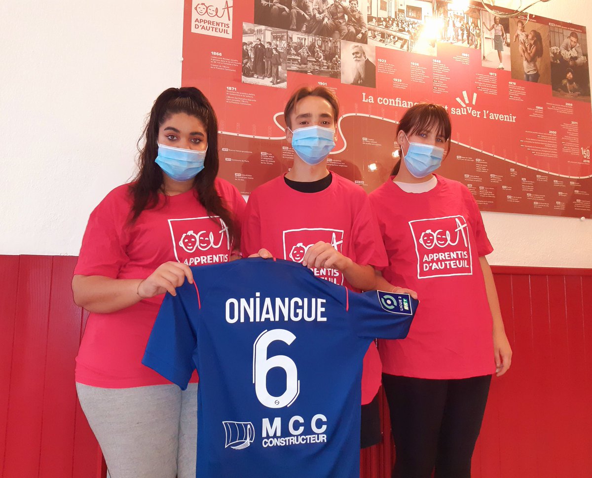 L'international congolais Prince Oniangué ouvre le bal pour la  collecte en soutien à notre Action Educative de Solidarité Internationale #Sénégal2021 avec son maillot du <a href="/SMCaen/">Stade Malherbe Caen</a> ! Merci Prince pour votre fidélité aux jeunes d' <a href="/AAuteuil/">Apprentis d'Auteuil</a> !