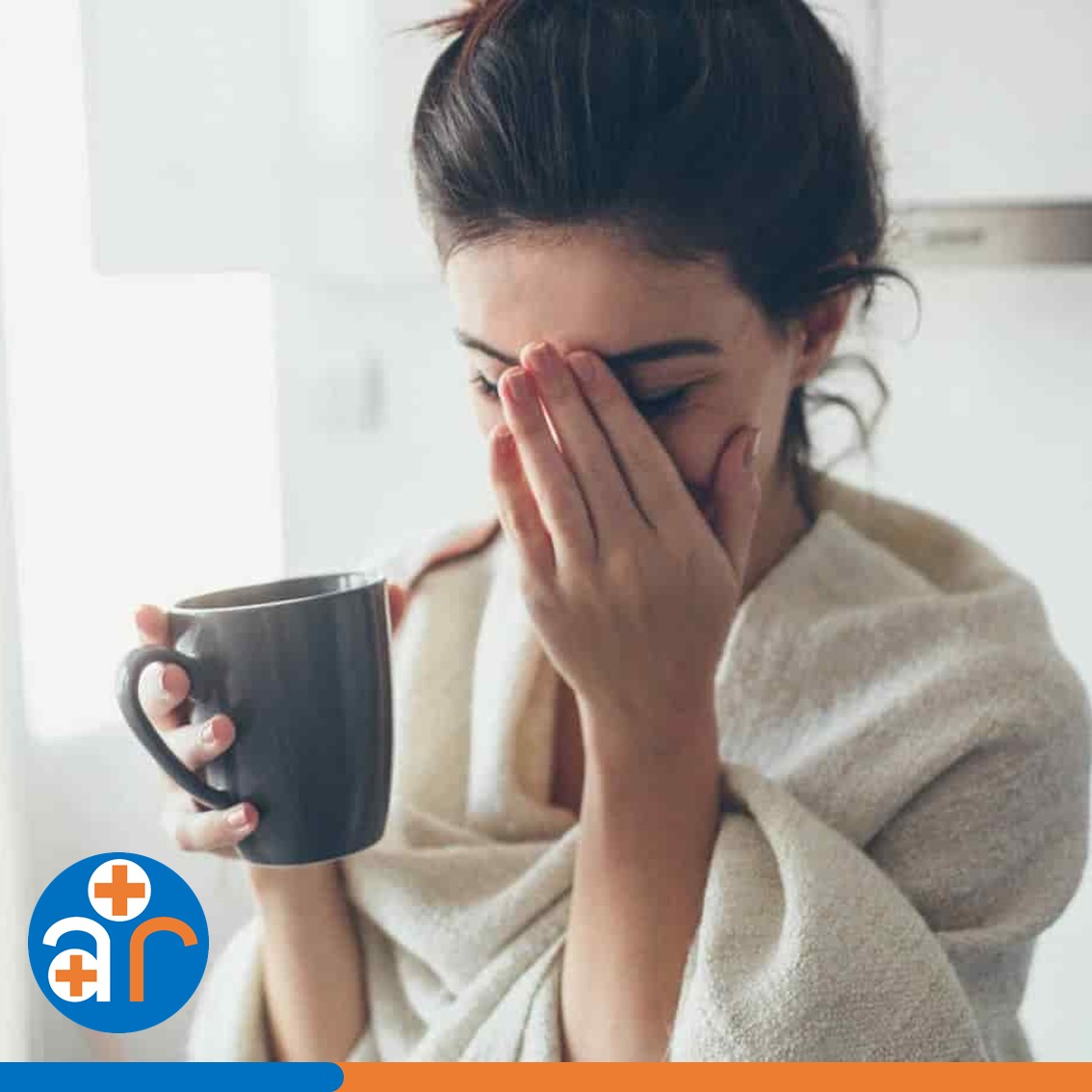 FarmAliciaRiera's tweet photo. Unos consejos para minimizar los efectos del cambio de hora que se producirá HOY: 
evita la cafeína y el alcohol, y lo ideal sería que la cena de esa noche sea lo más ligera posible…
Pregúntanos si quieres saber más ⏰ https://t.co/XgHMZgfPuV