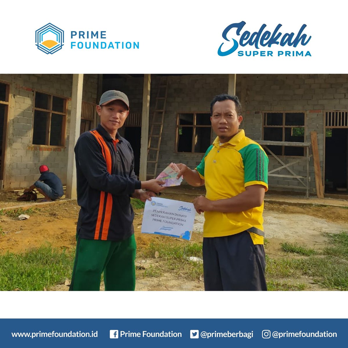 primeberbagi's tweet photo. Penyerahan dana program sedekah super prima periode 25 September - 10 Oktober kepada Yayasan Asmuni  Al Mukafaah.

Terimakasih para donatur yg tlah mempercayakan kami, semoga berkah dan bermanfaat. https://t.co/RrTjlGX4B0