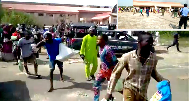 channelstv's tweet photo. ICYMI: Security Officials Watch Helplessly As Crowd Loots COVID-19 Palliatives In Ilorin
https://t.co/are2ZvdfUV https://t.co/rqpXy5IVtF