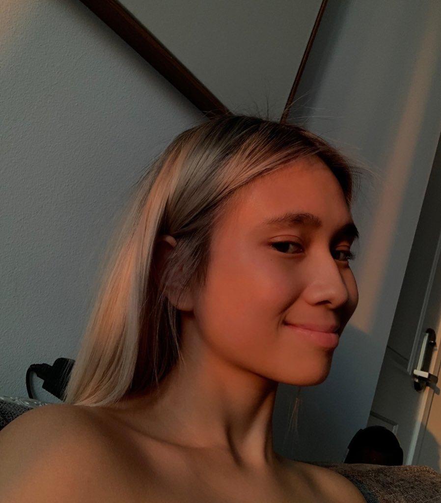 nikizefanya's tweet photo. but have u bought my merch https://t.co/mF2GwTQfAp https://t.co/RgqWT0GnoK