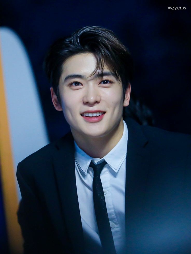 —𝙹𝚞𝚗𝚐 𝙹𝚊𝚎𝚑𝚢𝚞𝚗 𝙰𝚞

                        𝑨𝒚𝒂𝒉 𝑱𝒂𝒆𝒉𝒚𝒖𝒏   

      "Saya punya dua anak perempuan" 
      "Cuma ngasih tau aja sih."