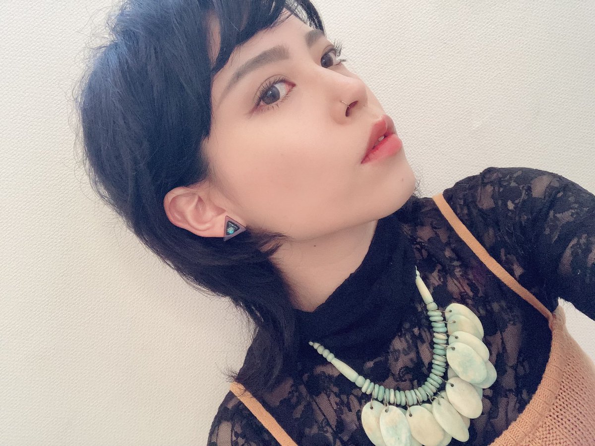 Angela_Hama's tweet photo. ガラスのピアス、試作🪐💫 https://t.co/DT7UpPnzvT