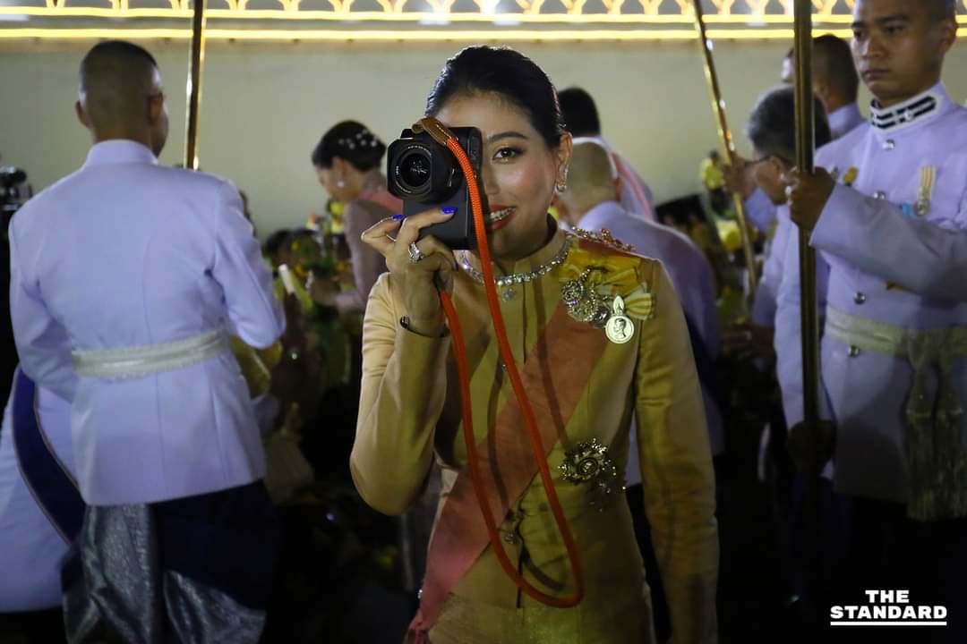 MilkKik2's tweet photo. ทรงพระ Leica Q2 ราคาเบาๆ 17x,xxx 

#23ตุลาตาสว่าง
#กล้ามากเก่งมากขอบใจ https://t.co/1an7fOCQ7F