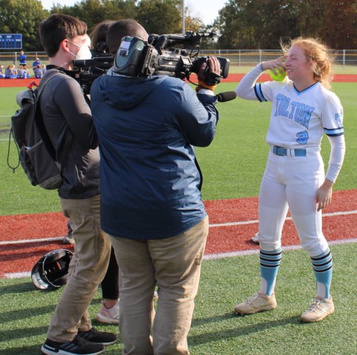 tolton_softball's tweet photo. Congrats to our All District players!

1st team
Paige Bedsworth - P
Allie Widmer - C
Madison Uptegrove - Infield
Bridget Bartlett - Outfield
Emilee Farnan - At Large / Utility

2nd team
Sophie Angel - Infield
Olivia Mobley - Outfield https://t.co/GvVN2FBT5x
