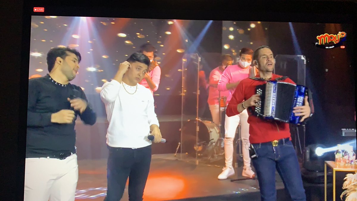 IguanaCL's tweet photo. Puro #Beta16
Excelente SHOW Los de Juancho en #Vivo
#LosdeJuanchoEnMoys @JDeLaEspriella @carlosbloom @alejorojasdiaz @MoisesTarud @Moysrestaurante https://t.co/GZmhkeOnz5