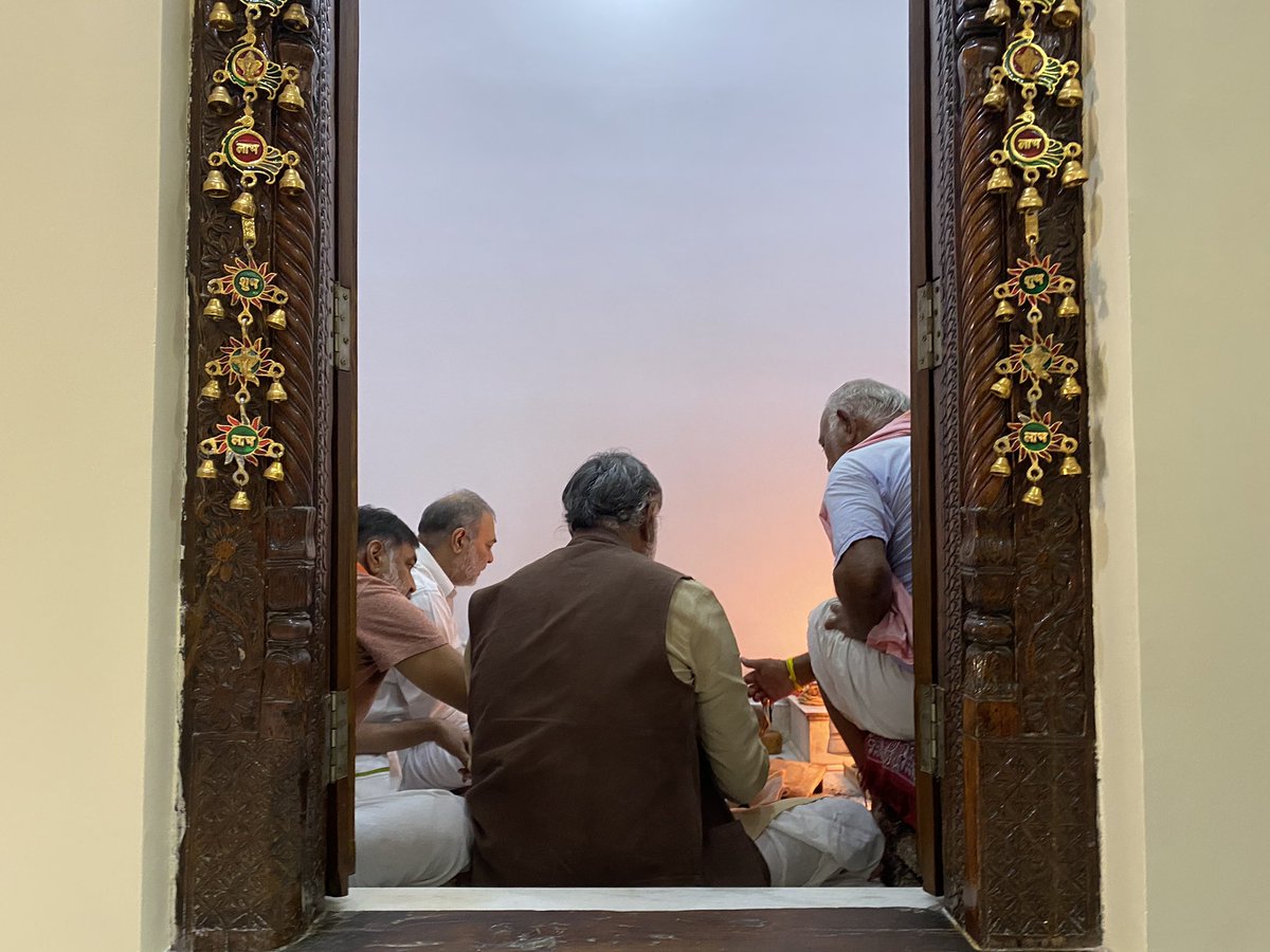 श्री धाम (गोटोगाँव) मे सपरिवार श्री कुलदेवी और कुलदेवता के पूजन करते पिताजी सभी परिवार जन।महाष्टमी की हार्दिक शुभकामनाएँ <a href="/PMOIndia/">PMO India</a> <a href="/JPNadda/">Jagat Prakash Nadda</a> <a href="/incredibleindia/">Incredible!ndia</a> <a href="/MinOfCultureGoI/">Ministry of Culture</a> <a href="/SSPatel15805493/">S S Patel ( मोदी का परिवार)</a> <a href="/jalamsing_patel/">JALAM SINGH PATEL (Modi ka parivar)</a> <a href="/patel_pushplata/">Pushplata S Patel</a> <a href="/monusrg999/">Monu Patel</a> @PhalitPatel @pratigyasinghp <a href="/PrabalPatel4/">Prabal Patel</a>