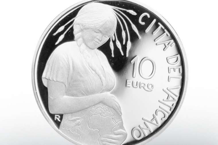 heraldmalaysia's tweet photo. New #Vaticancoin depicts ‘mother carrying the earth in her womb’
https://t.co/I8MONjALJD https://t.co/0xMgrLW109