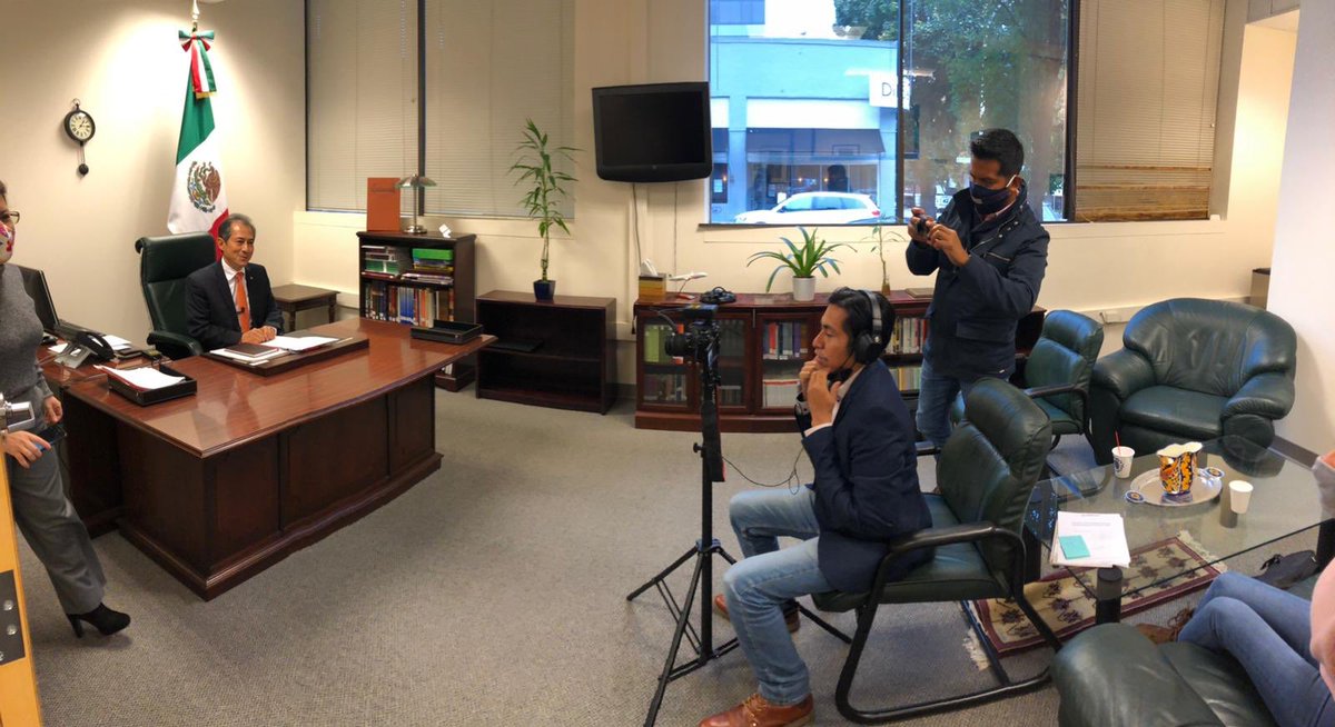 quesnelc's tweet photo. Orgulloso de ser entrevistado en @ConsulMexPot por #TVJam 📺 que transmite por Facebook y #ViveNW, dirigidos por jóvenes talentosos periodistas y emprendedores mexicanos https://t.co/Io5FryLHRG https://t.co/ixC42qtVAn