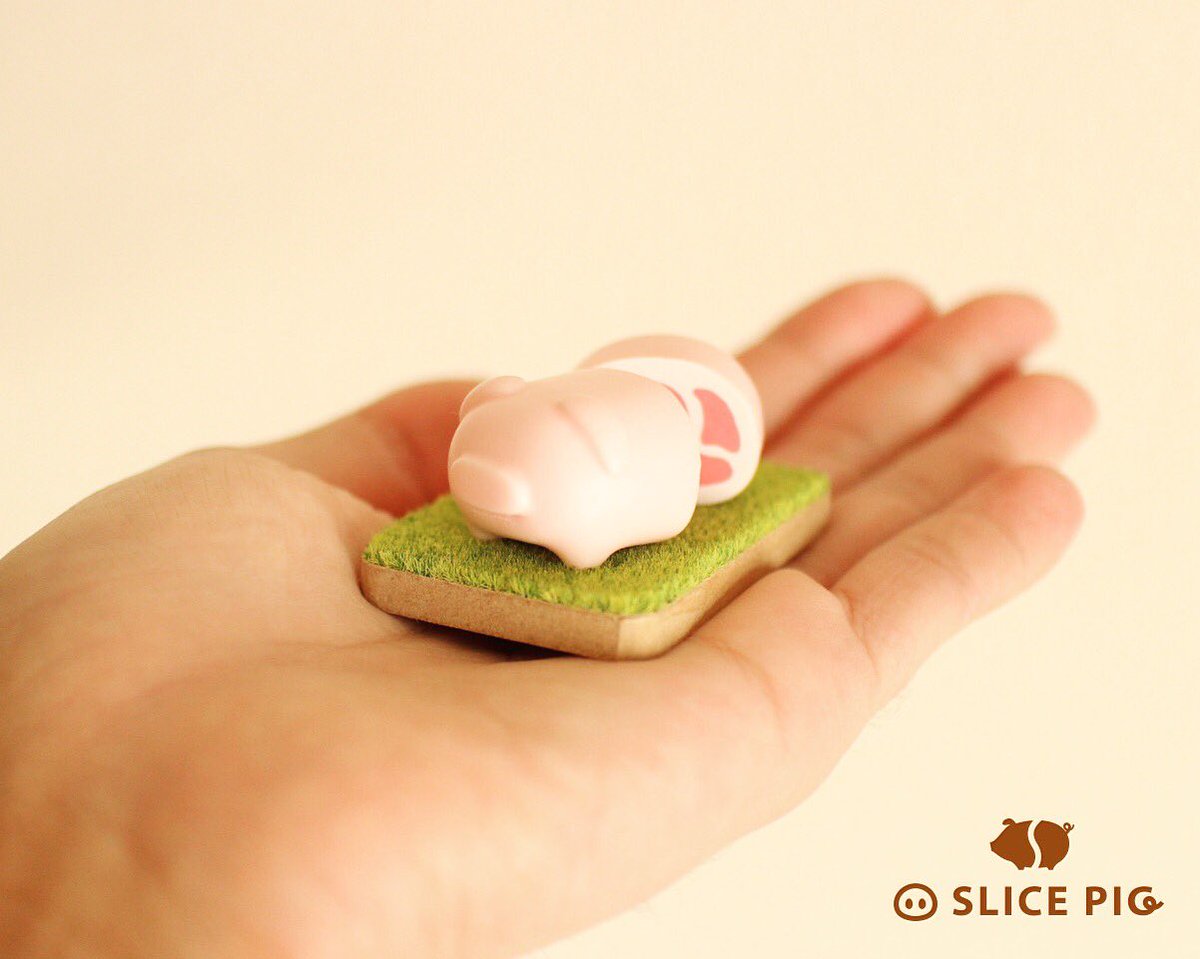 tonsoku5's tweet photo. #デザフェス52 にて、
手のひらサイズのブタ雑貨
「SLICE PIG-スライスピッグ-」を出展します。

2年ぶりにお会いできるのを楽しみにしています✨

出展名：トンソクデザイン 
出展日：11/8(日)
ブース：J-155

@designfesta
#デザフェスRT祭り https://t.co/j8xt3s5NoX