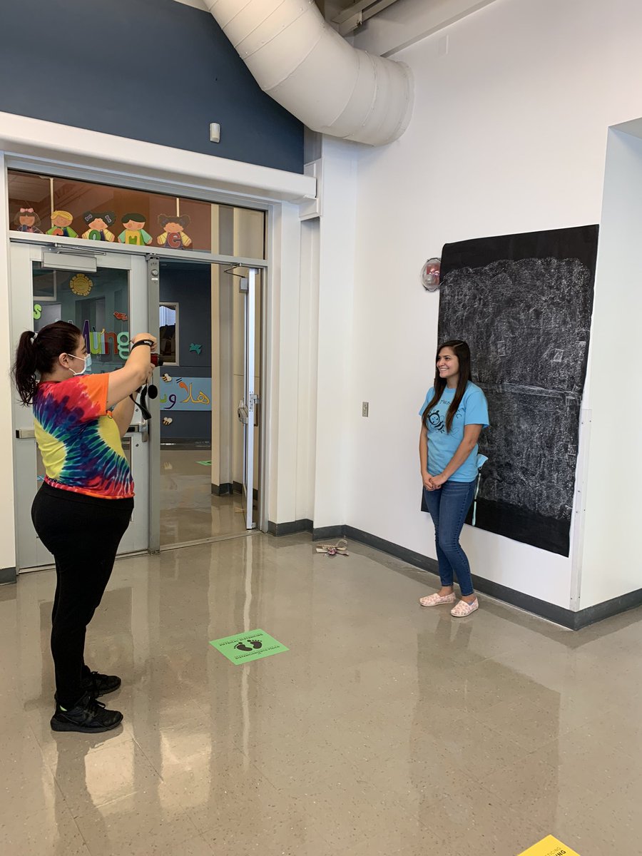 Mask On...Mask Off! Faculty and Staff photos <a href="/mistral_cec/">Gabriela Mistral CEC</a>