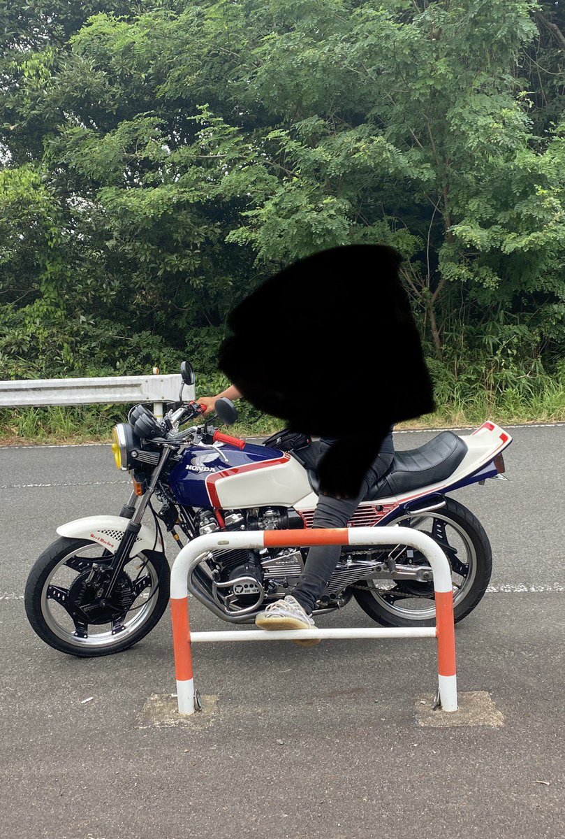 r4822's tweet photo. お世話になってる直方の先輩方のCBX2台ザリ1台盗難にあいました！

なんでも手掛かりになりそうな事あれば連絡お願い致します！

たくさん拡散RT等お願い致します！ https://t.co/pwsxNZSEYr