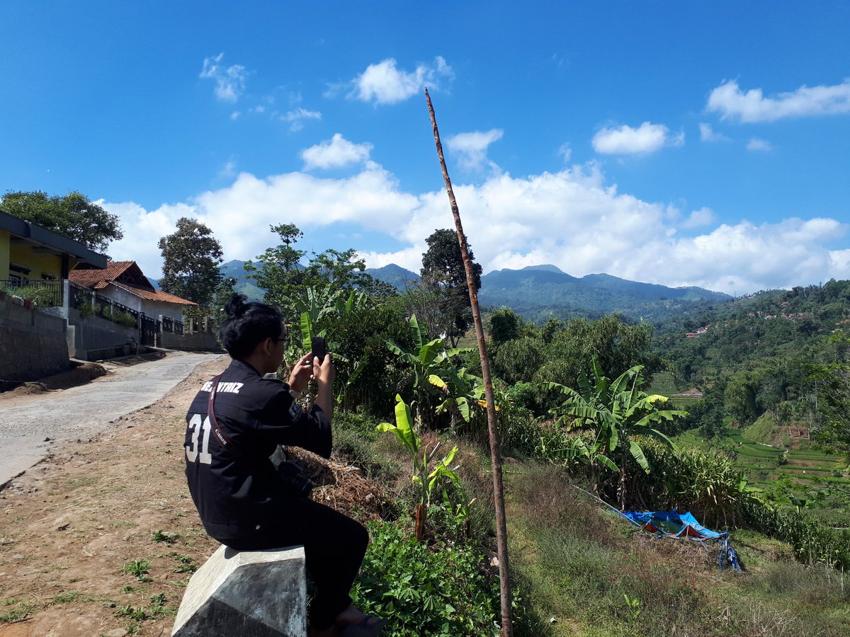 casperrr1971's tweet photo. Garut garut perut https://t.co/CjHDgB18Pe