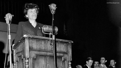 UN_Women's tweet photo. Today is #UNDay, which marks the anniversary of the @UN Charter's entry into force in 1945.
Only 4 women were among the 850 delegates who signed the founding document of the organization:
🇧🇷Bertha Lutz
🇩🇴Minerva Bernardino
🇺🇸Virginia Gildersleeve
🇨🇳Wu Yi-fang
#UN75 https://t.co/UzwtvoIURu